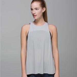 🆕🍋Lululemon Clip-In open back tank, light gray striped